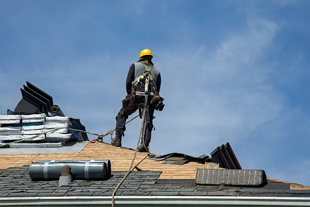 Professional Gutter Installation technician working in Northboro, IA